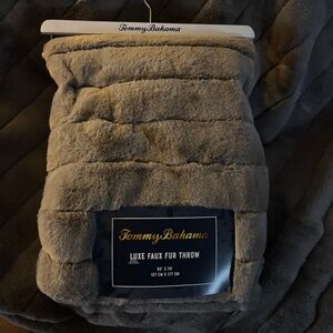 Tommy Bahamas luxury faux fur throw